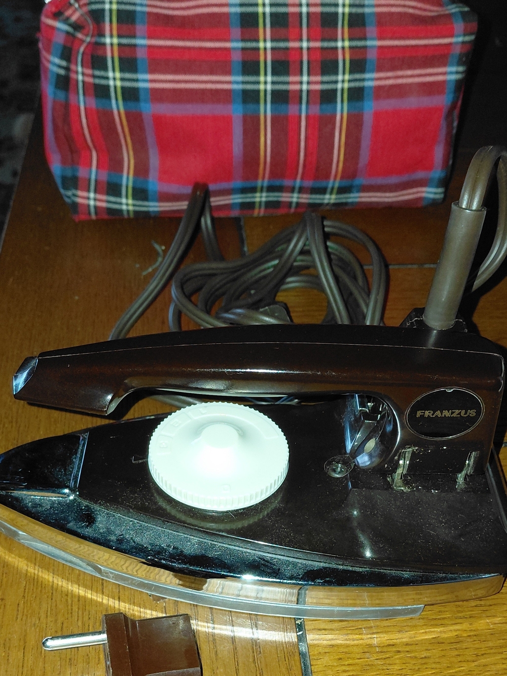Nwt Vintage FRANZUS Travel Iron Folding #AL100 Dual Voltage 120-240, Never Used